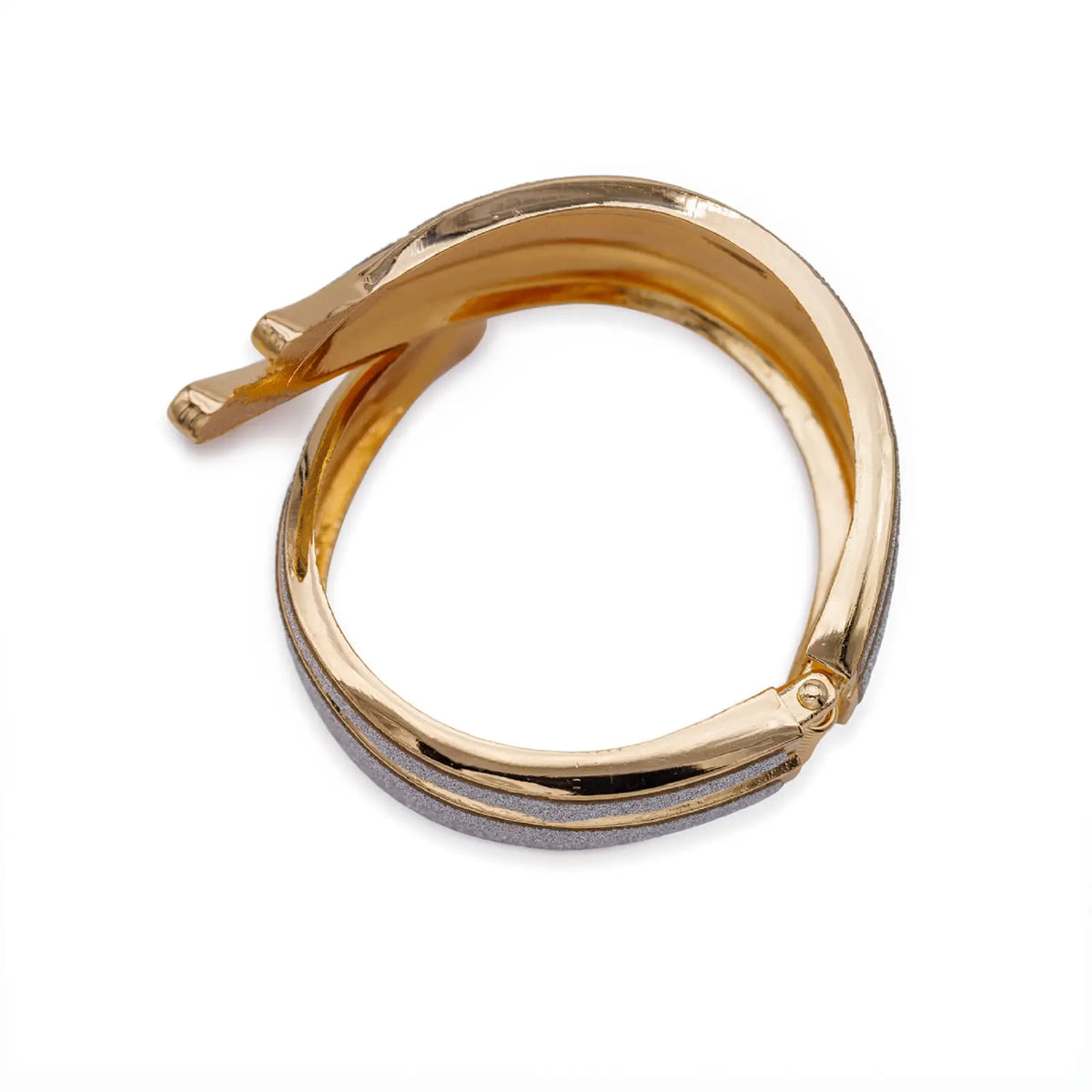 Armreif goldfarben – Markant, elegant und absolut im Trend