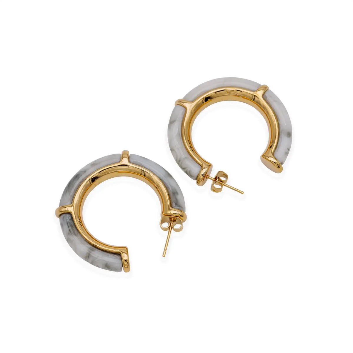 Creolen goldfarben mit Acetat – leichter Glanz, klare Form