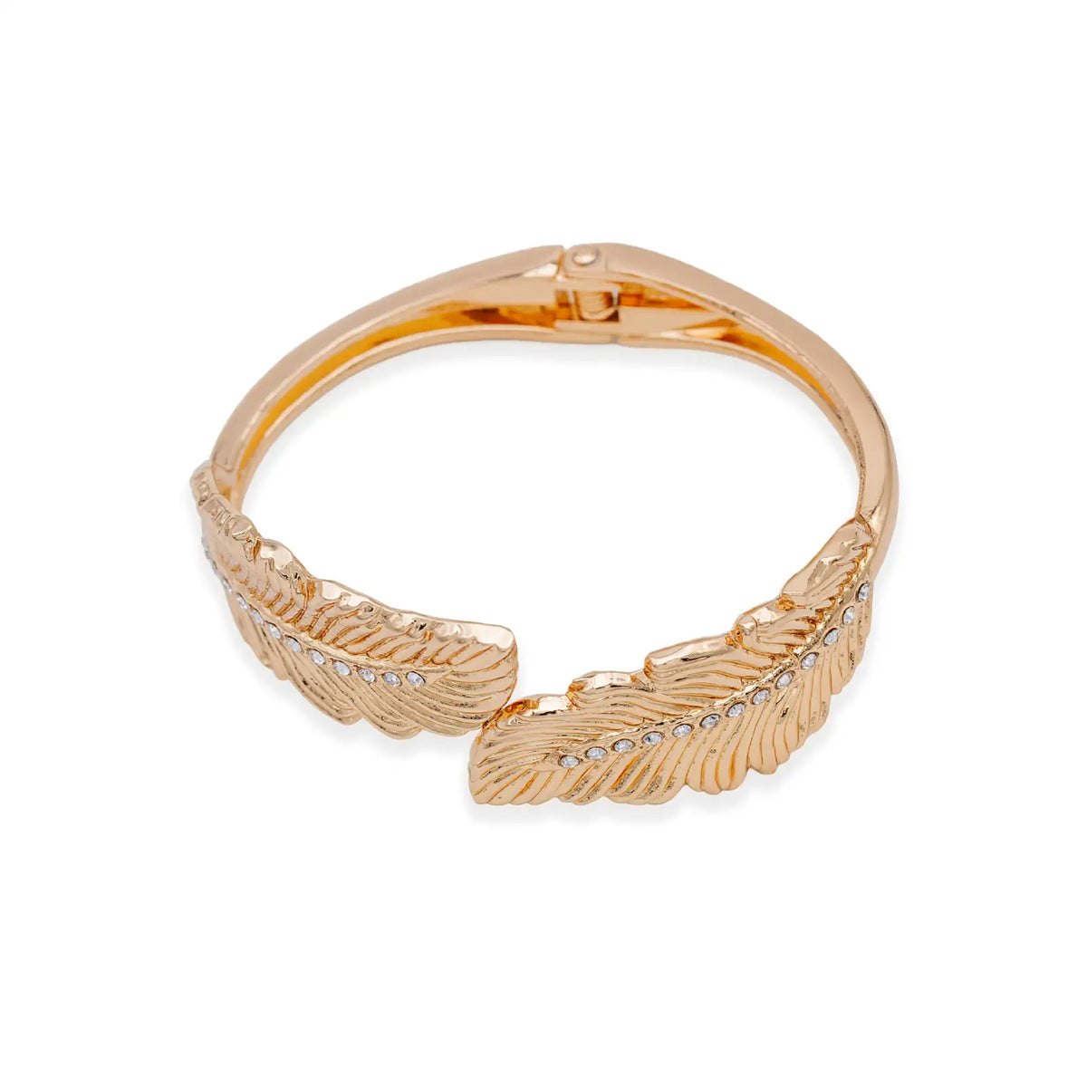 Goldfarbener Armreif mit Steinreihe